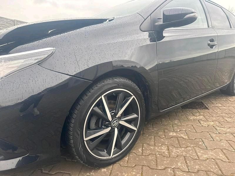 Gebraucht Toyota Auris 115 PS (84 kW) 2017 Schwarz Kombi