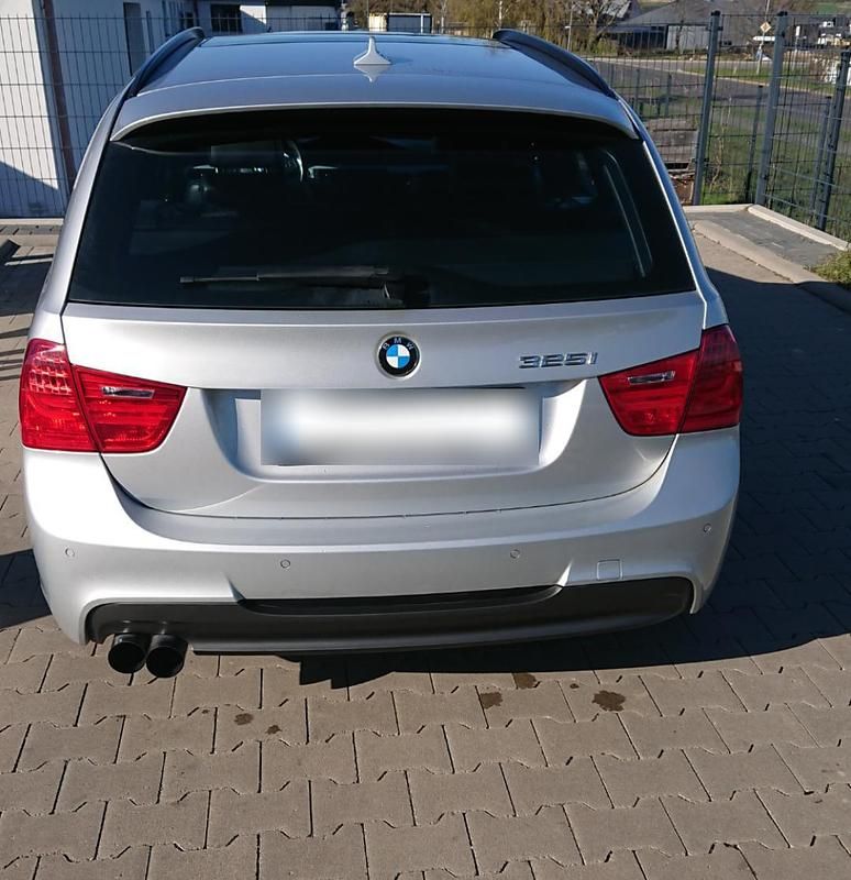 Używany BMW 325 Performance 218 KM (160 kW) 2011 Srebrny Kombi