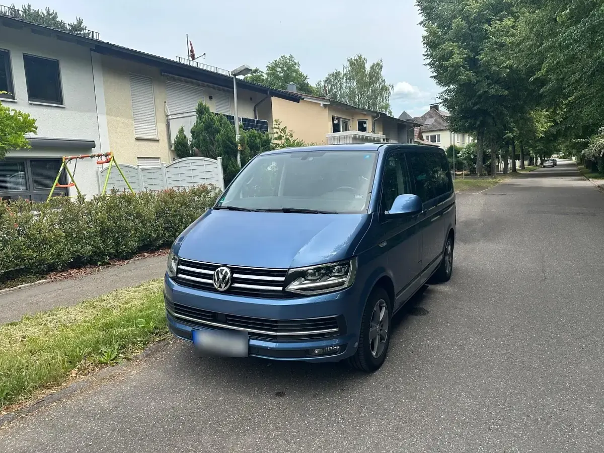Gebraucht VW Multivan 204 PS (150 kW) 2016 Blau Van / Kleinbus