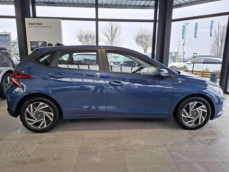 Neu Hyundai i20 101 PS (74 kW) 2025 Vibrant blue Kleinwagen