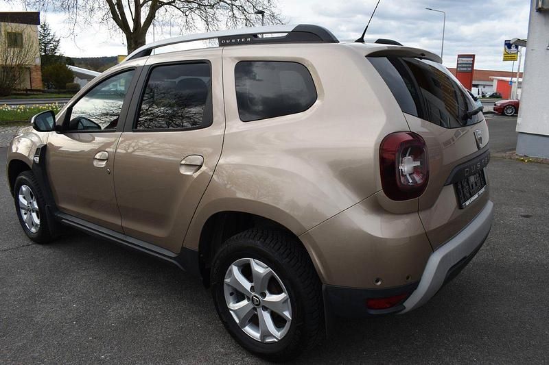 Gebraucht Dacia Duster Prestige 114 PS (83 kW) 2018 Gold SUV