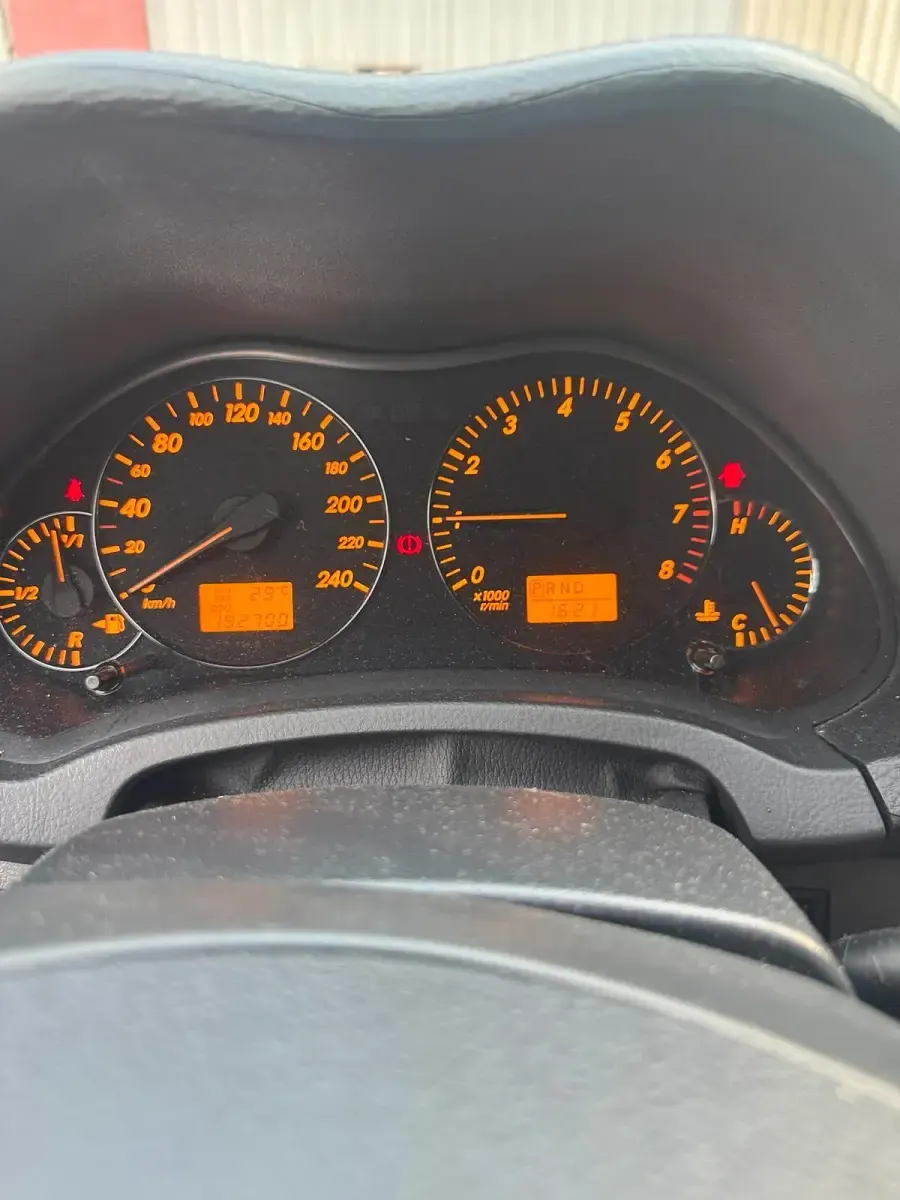 Gebraucht Toyota Avensis 129 PS (94 kW) 2004 Grau Limousine