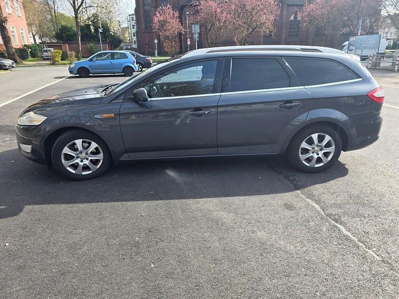 Gebraucht Ford Mondeo 145 PS (106 kW) 2009 Blau Kombi