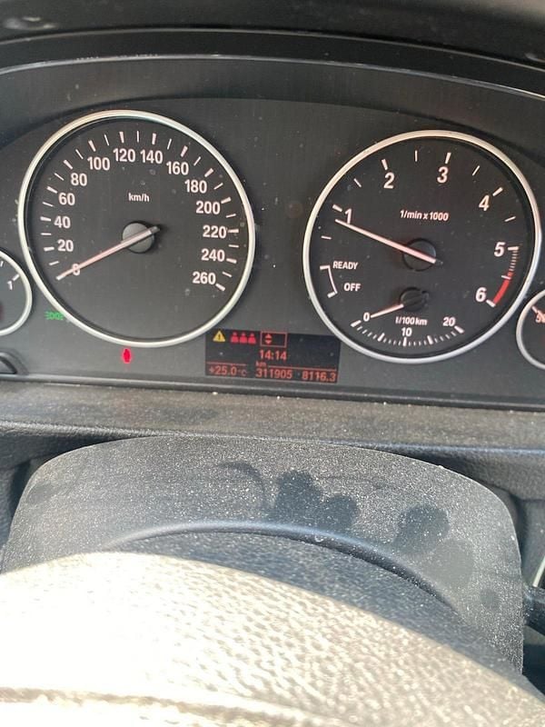 Schwarz Gebraucht 2012 BMW 318 Limousine | 3.800 € (Guter Preis) - Bild 1/4