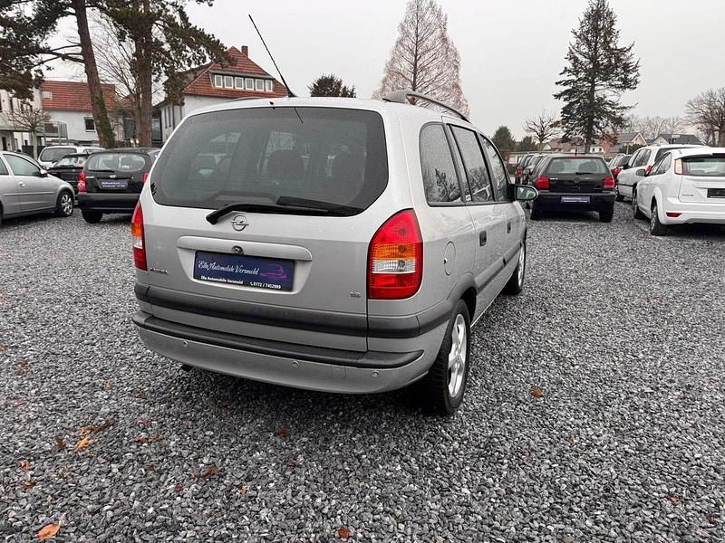 Gebraucht Opel Zafira 125 PS (91 kW) 2002 Silber Van / Kleinbus