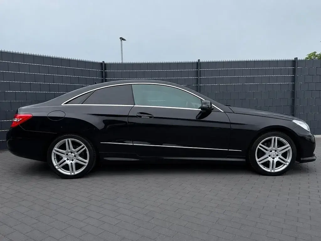 Gebraucht Mercedes E250 AMG 204 PS (150 kW) 2013 Schwarz Coupé