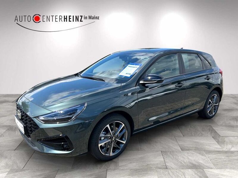 Cypress green Neu 2025 Hyundai i30 Advantage Limousine | 24.590 € (Guter Preis) - Bild 1/4