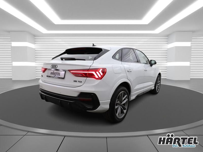 Neu Audi Q3 Sportback S-Line 150 PS (110 kW) 2025 Gletscherweiss (white), metallic SUV