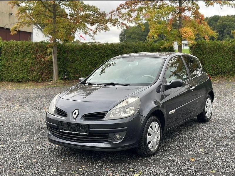 Grau Gebraucht 2007 Renault Clio III Initiale | 2.222 € (Guter Preis) - Bild 1/4