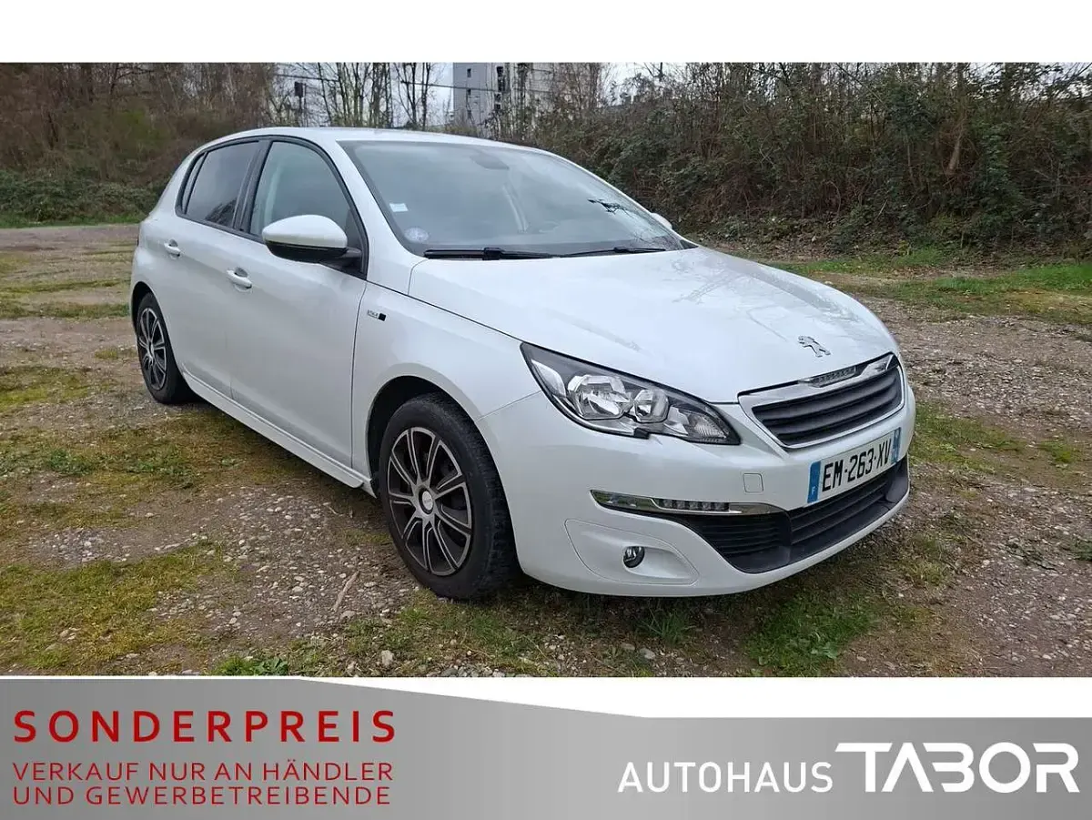 Gebraucht Peugeot 308 Style 110 PS (80 kW) 2017 Lack weiss perlglänzend/metall Limousine