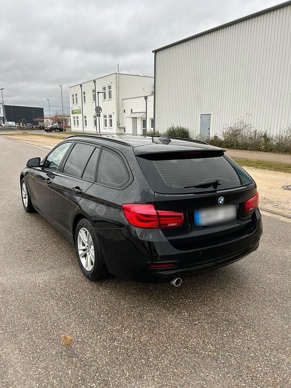Gebraucht BMW 318 150 PS (110 kW) 2016 Schwarz Kombi