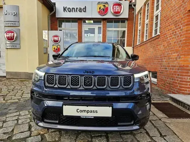 Usado Jeep Compass Summit 131 HP (96 kW) 2024 Azul SUV