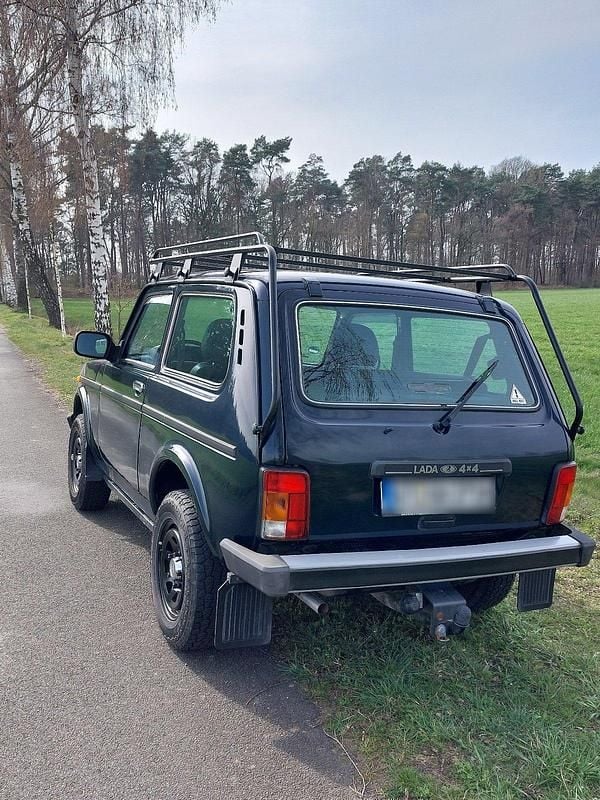 Gebraucht Lada niva 83 PS (61 kW) 2014 Grün SUV