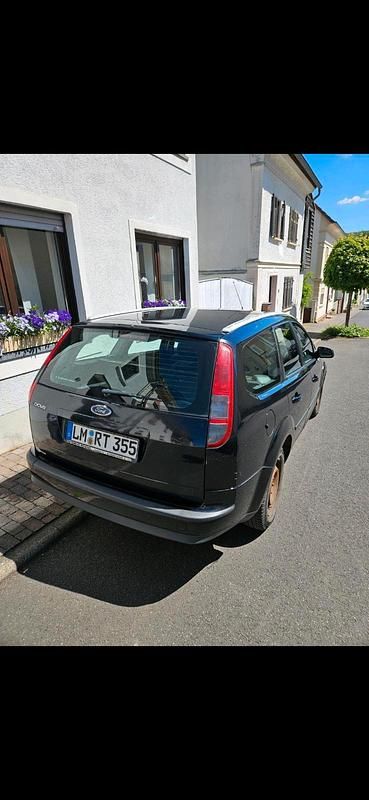 Gebraucht Ford Focus 100 PS (73 kW) 2009 Schwarz Kombi