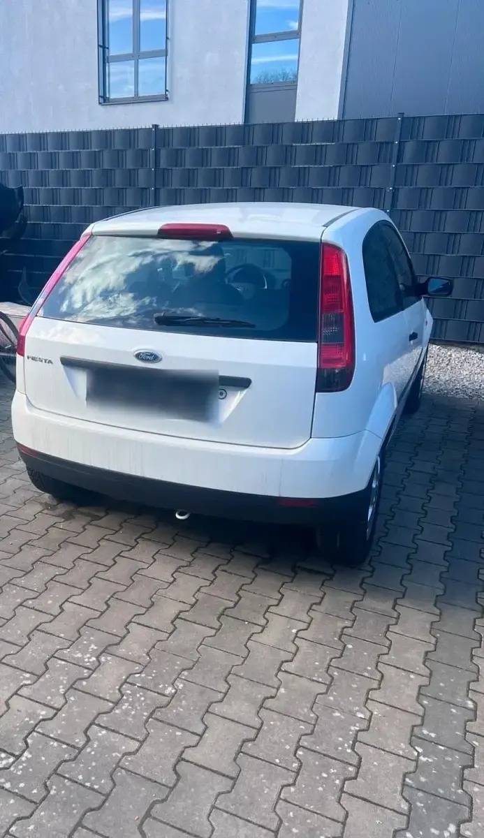 Brugt Ford Fiesta 69 HK (50 kW) 2004 Hvid Hatchback