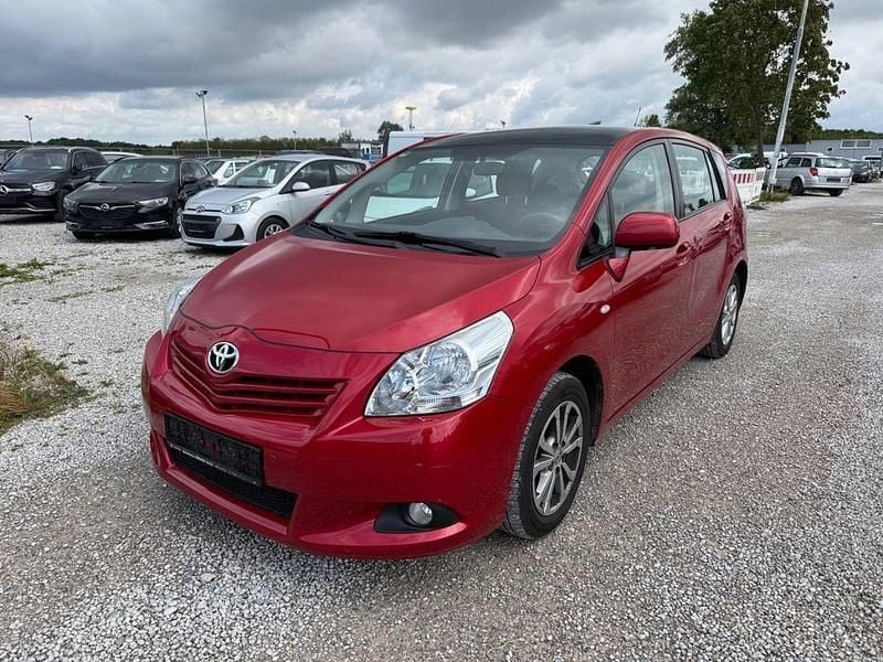 Rot Gebraucht 2011 Toyota Verso Van / Kleinbus | 4.990 € (Superpreis) - Bild 1/4