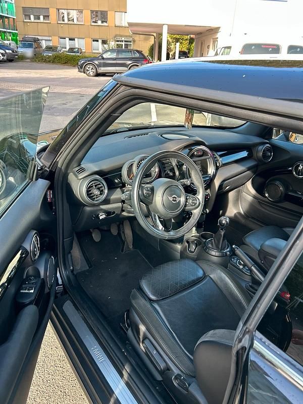 Gebraucht Mini Cooper 136 PS (100 kW) 2016 Schwarz Kleinwagen