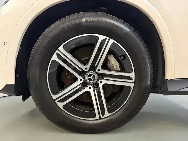 Gebraucht Mercedes GLC220 AMG 197 PS (144 kW) 2023 Weiß SUV