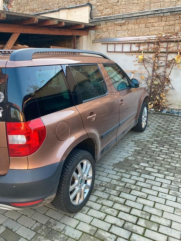 Orange Gebraucht 2012 Skoda Yeti SUV | 7.500 € (Fairer Preis) - Bild 1/4