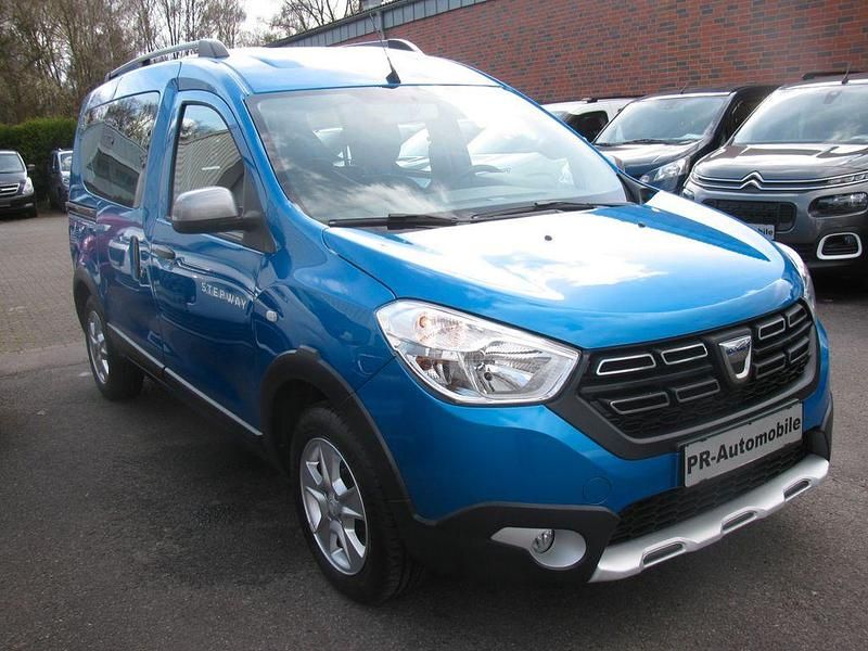 Gebraucht Dacia Dokker Stepway 131 PS (96 kW) 2021 Adriablau Van / Kleinbus