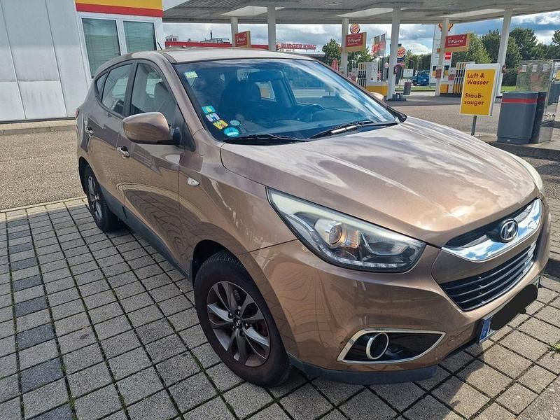 Beige Gebraucht 2013 Hyundai ix35 Style SUV | 10.500 € (Fairer Preis) - Bild 1/4