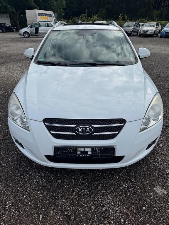 Weiß Gebraucht 2008 Kia Ceed Sportswagon EX Kombi | 900 € (Superpreis) - Bild 1/4
