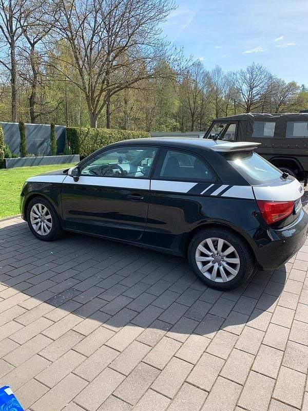 Second-hand Audi A1 86 CP (63 kW) 2011 Negru Hatchback