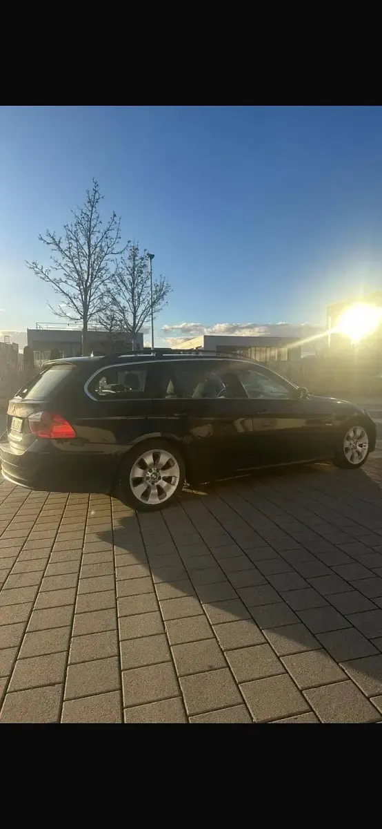Gebraucht BMW 325 197 PS (144 kW) 2008 Schwarz Kombi