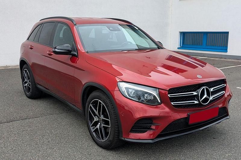 Gebraucht Mercedes GLC250 AMG 204 PS (150 kW) 2017 Rot SUV