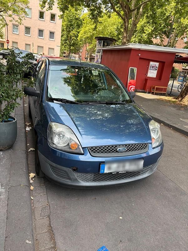 Blau Gebraucht 2006 Ford Fiesta Kleinwagen | 1.300 € (Guter Preis) - Bild 1/4