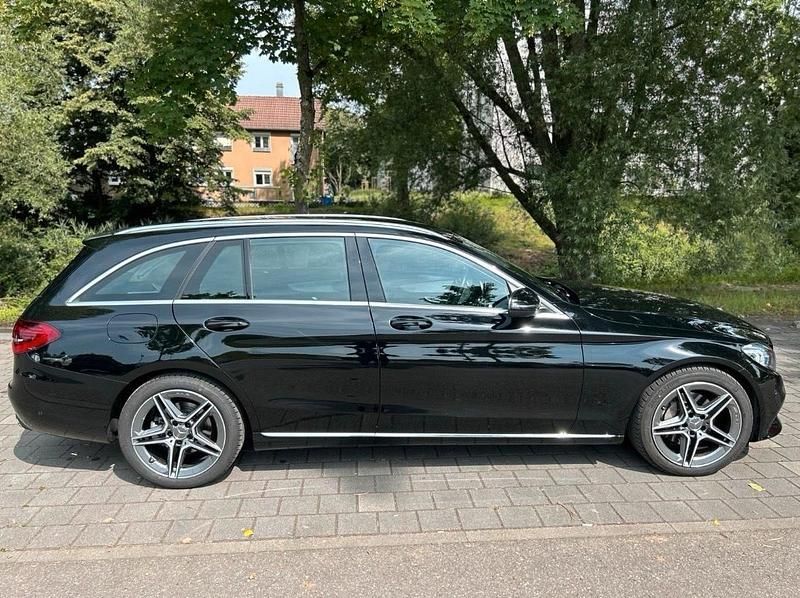 Gebraucht Mercedes C300 245 PS (180 kW) 2020 Schwarz Kombi