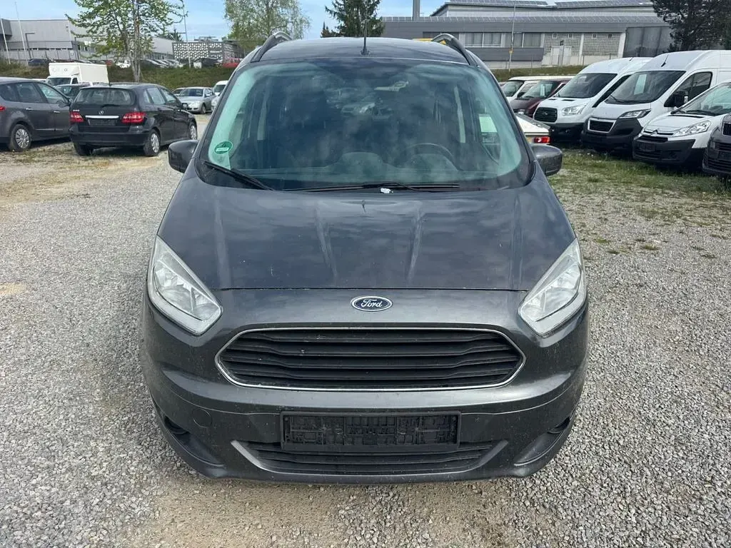 Gebraucht Ford Tourneo Courier Titanium 101 PS (74 kW) 2016 Van / Kleinbus