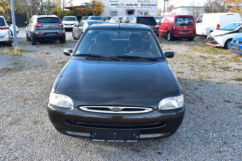 Gebraucht Ford Escort 116 PS (85 kW) 1996 Grün Limousine