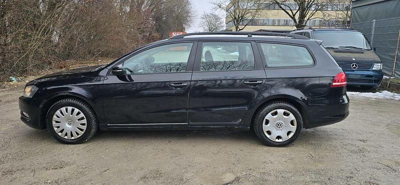 Gebraucht VW Passat Trendline 122 PS (89 kW) 2012 Schwarz Kombi
