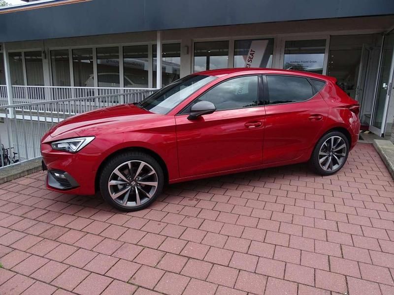 Gebraucht Seat Leon FR 150 PS (110 kW) 2024 Desire rot (metallic) Limousine