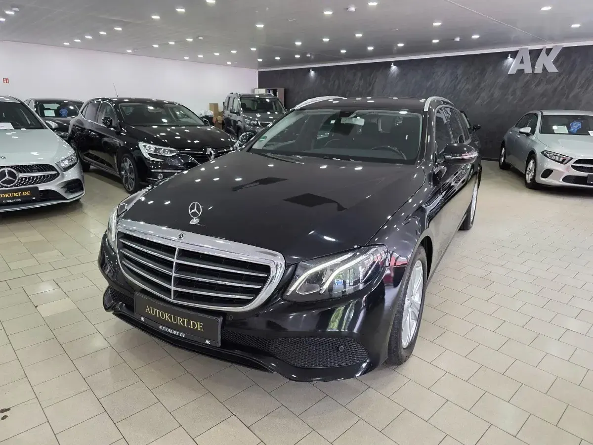 Second-hand Mercedes E220 194 CP (142 kW) 2020 Negru Break