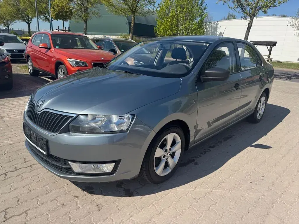 Gebraucht Skoda Rapid 105 PS (77 kW) 2013 Grau Kleinwagen