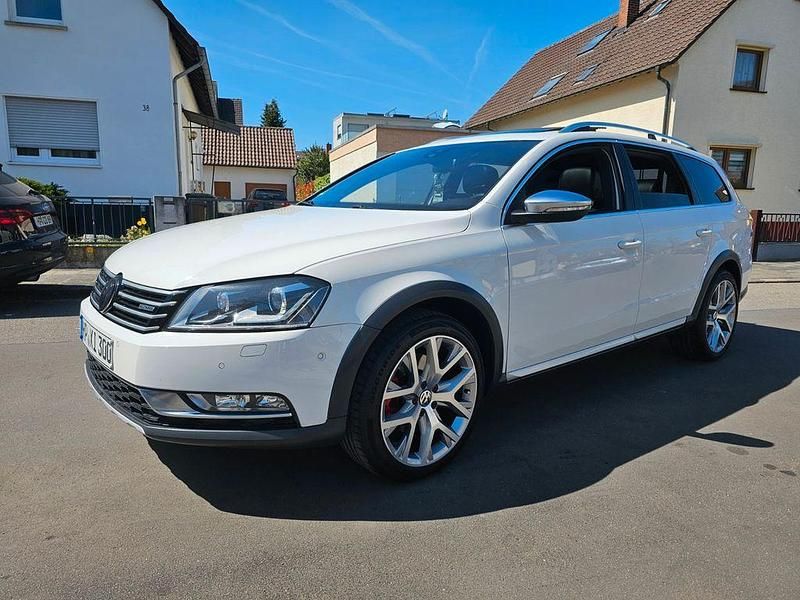 Weiß Gebraucht 2014 VW Passat Alltrack Kombi | 12.700 € (Teuer) - Bild 1/4