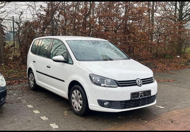 Gebraucht VW Touran Trendline 105 PS (77 kW) 2012 Weiß Van / Kleinbus
