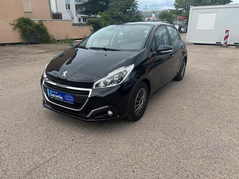 Schwarz Gebraucht 2018 Peugeot 208 Kleinwagen | 5.599 € (Guter Preis) - Bild 1/4