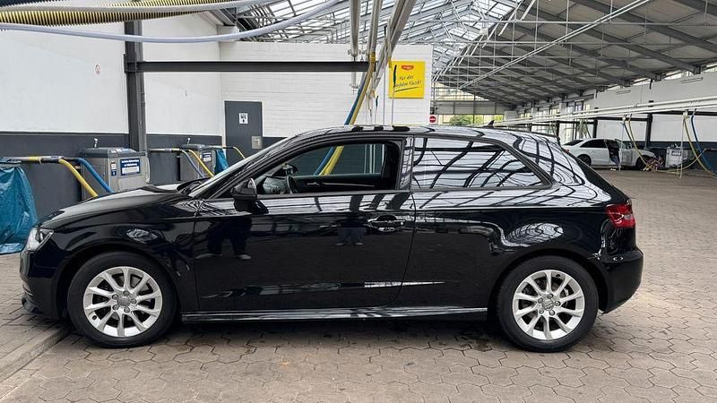 Gebraucht Audi A3 Attraction 110 PS (80 kW) 2014 Schwarz Limousine