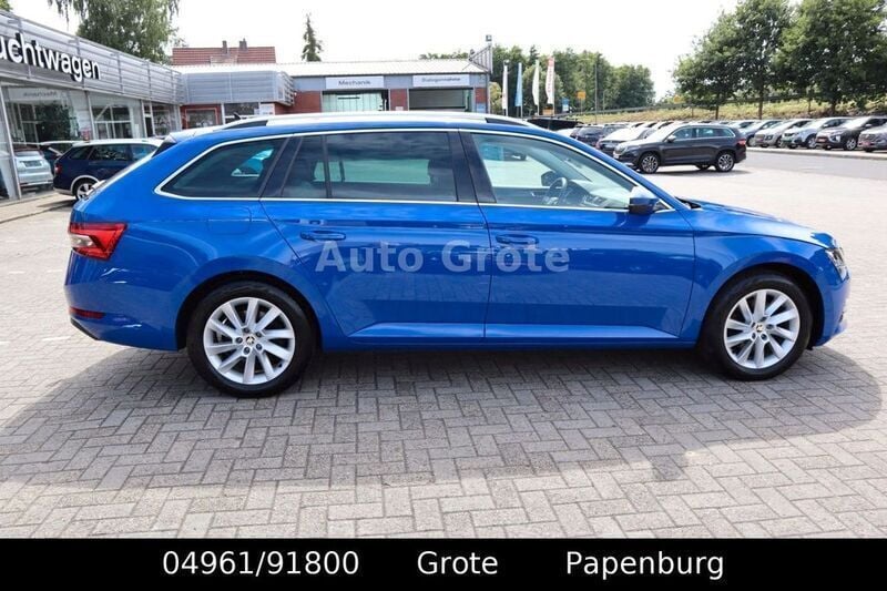 Gebraucht Skoda Superb Style 150 PS (110 kW) 2020 Blau Kombi