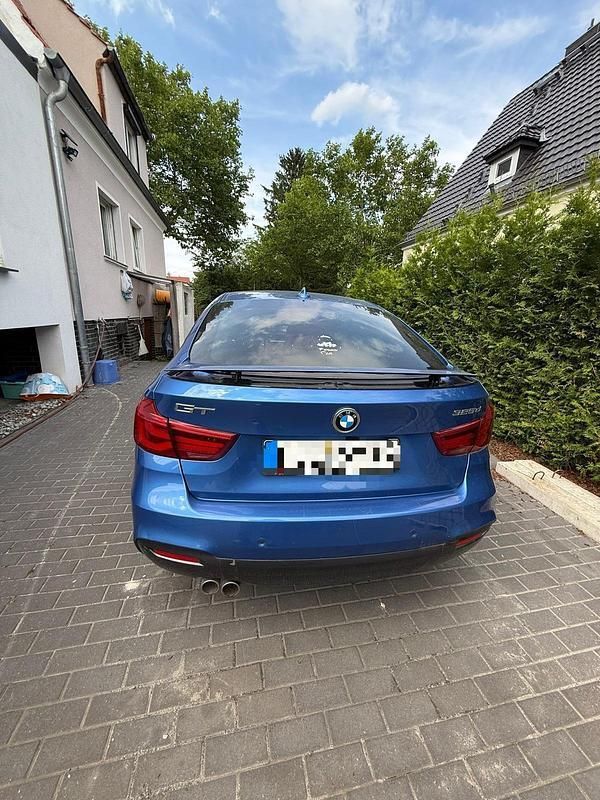 Blau Gebraucht 2017 BMW 325 M Sport Limousine | 21.000 € (Etwas zu teuer) - Bild 1/4