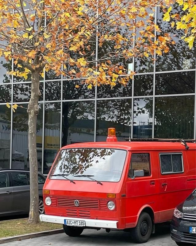 Rot Gebraucht 1979 VW LT Van / Kleinbus | 11.990 € - Bild 1/4