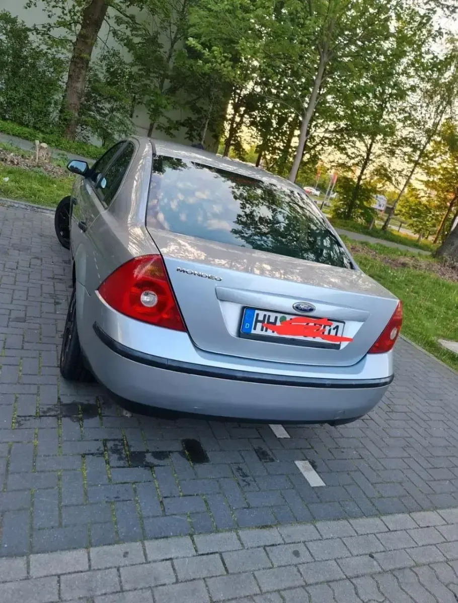 Używany Ford Mondeo 170 KM (125 kW) 2002 Srebrny Sedan/Limuzyna