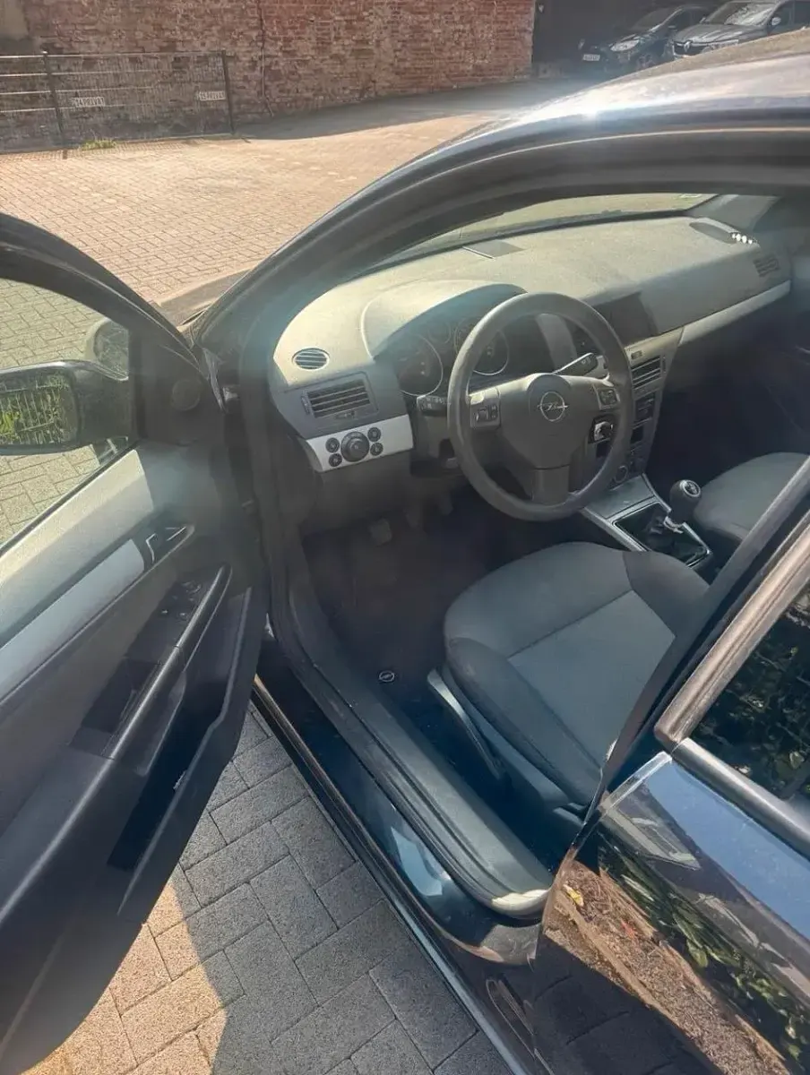 Occasion Opel Astra 90 ch (66 kW) 2006 Noir Citadine