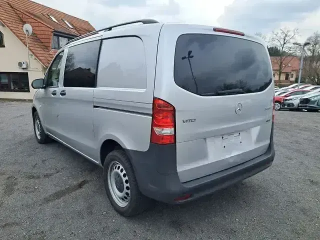 Gebraucht Mercedes Vito 136 PS (100 kW) 2022 Silber Van