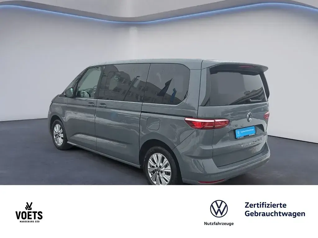 Gebraucht VW T7 150 PS (110 kW) 2025 Grau Van
