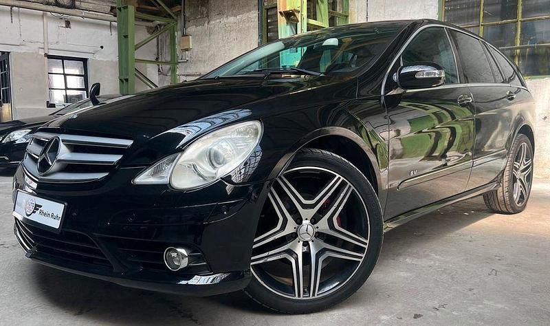 Schwarz Gebraucht 2006 Mercedes R500 AMG Van / Kleinbus | 21.990 € - Bild 1/4