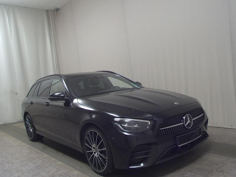 Gebraucht Mercedes E400 AMG line 330 PS (242 kW) 2023 Schwarz Kombi